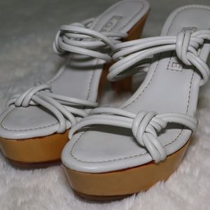 LOWE Wedge Heel,Never worn